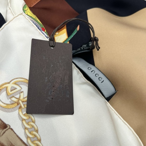 VINTAGE GUCCI ICONIC LOGO FLORAL BUTTERFLY PRINT SILK SCARF - NWT - Picture 12 of 12